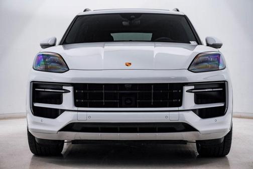 2025 Porsche Cayenne GTS