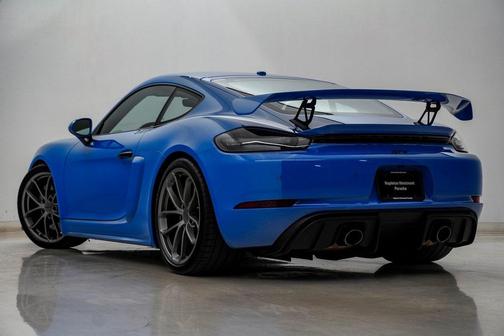 2022 Porsche 718 Cayman GT4 RS