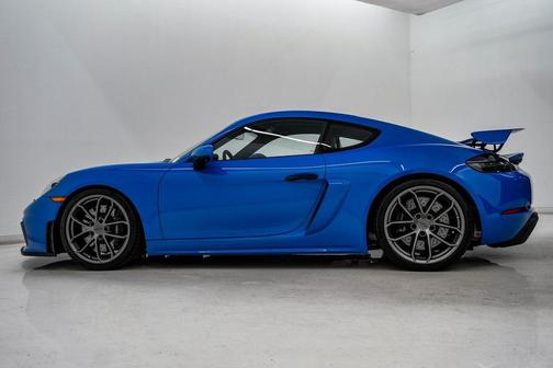 2022 Porsche 718 Cayman GT4 RS