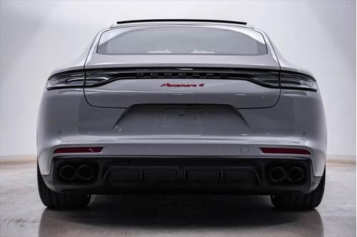 2023 Porsche Panamera 4 Platinum Edition