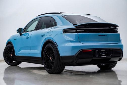 2025 Porsche Macan 4S