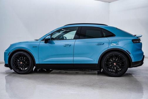 2025 Porsche Macan 4S