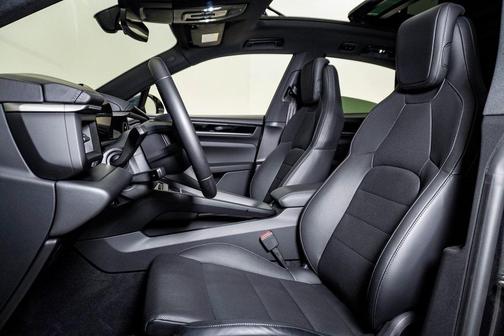 2025 Porsche Macan **PORSCHE CERTIFIED**