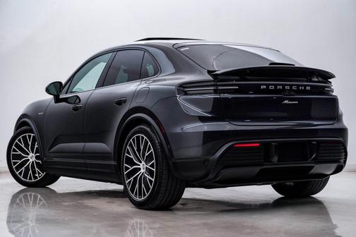 2025 Porsche Macan **PORSCHE CERTIFIED**