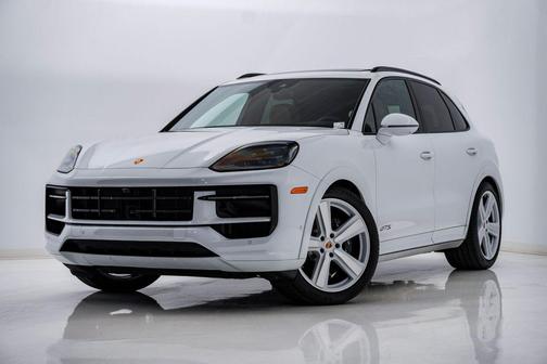 Carrara White Metallic 2026 Porsche Cayenne GTS