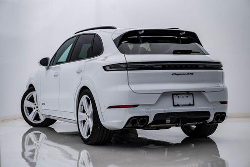 Carrara White Metallic 2026 Porsche Cayenne GTS