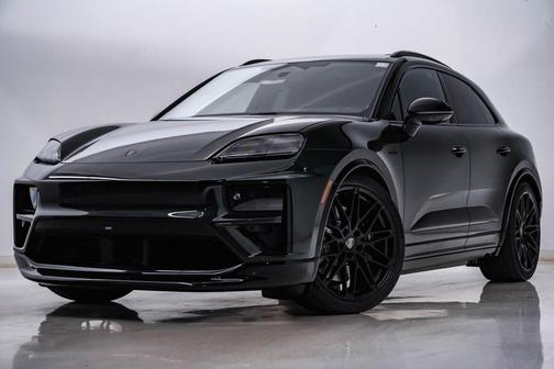 2025 Porsche Macan Turbo