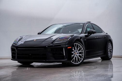 2026 Porsche Panamera 4