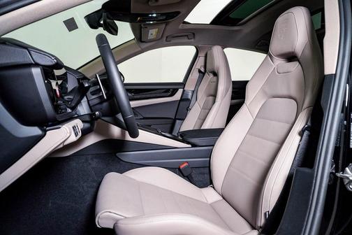 2026 Porsche Panamera 4