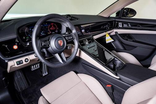 2026 Porsche Panamera 4