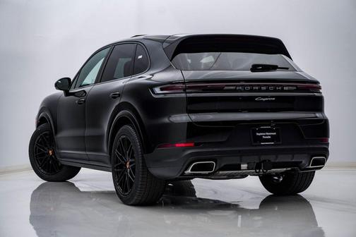 Chromite Black Metallic 2026 Porsche Cayenne Cayenne