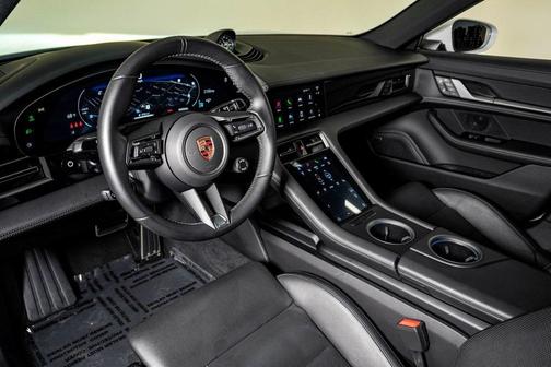 2025 Porsche Taycan 