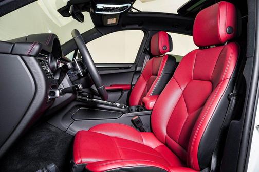 2025 Porsche Macan **PORSCHE CERTIFIED**