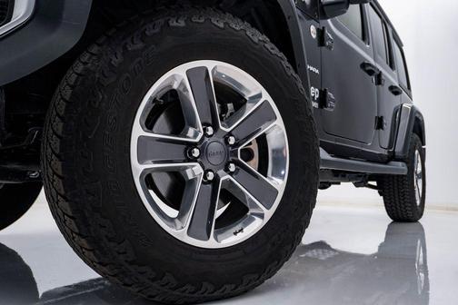 Granite Crystal Metallic Clearcoat 2019 Jeep Wrangler Unlimited Sahara