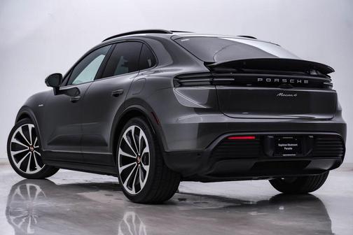 2025 Porsche Macan 4