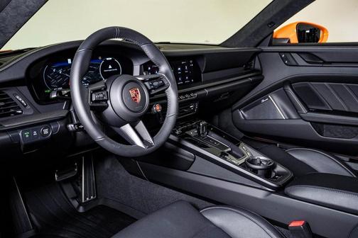 2025 Porsche 911 Carrera GTS