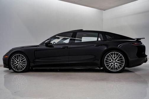 2022 Porsche Panamera Turbo S Executive