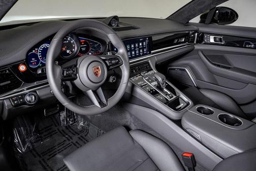2022 Porsche Panamera Turbo S Executive