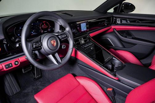2026 Porsche Panamera 4