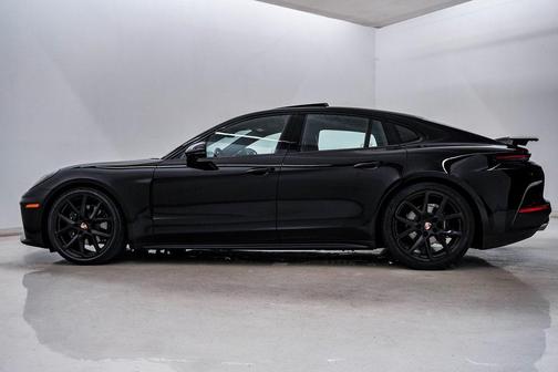 2026 Porsche Panamera 4