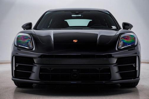 2026 Porsche Panamera 4