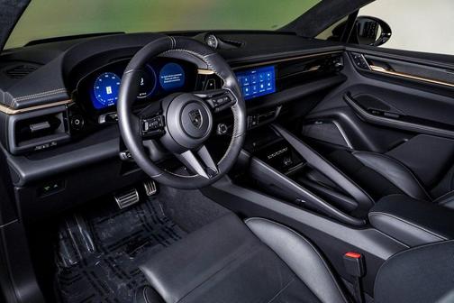 2025 Porsche Macan Turbo