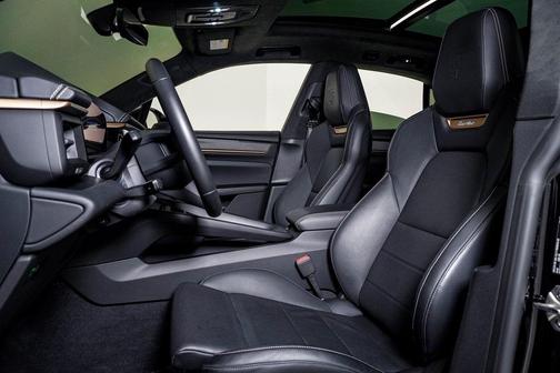 2025 Porsche Macan Turbo