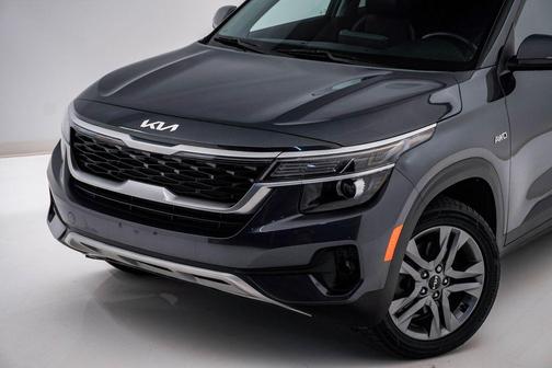 Gravity Gray 2023 Kia Seltos S