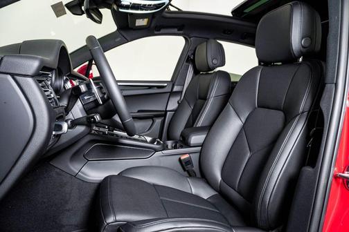 Carmine Red 2026 Porsche Macan Macan