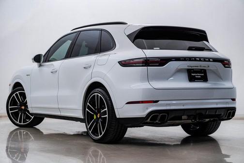 2023 Porsche Cayenne Turbo S