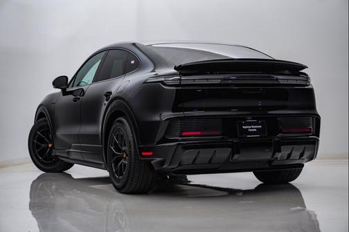 Chromite Black Metallic 2026 Porsche Cayenne S