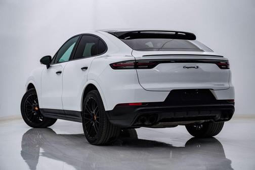 White 2023 Porsche Cayenne Platinum Edition