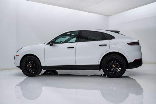 White 2023 Porsche Cayenne Platinum Edition