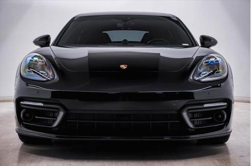 2023 Porsche Panamera 4 Platinum Edition