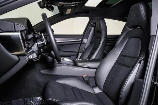 2023 Porsche Panamera 4 Platinum Edition