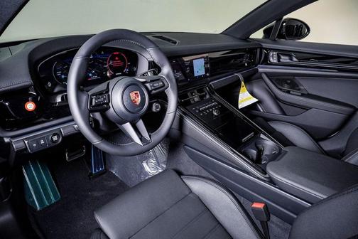 2026 Porsche Panamera 4