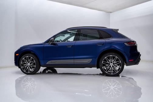 Gentian Blue Metallic 2026 Porsche Macan T