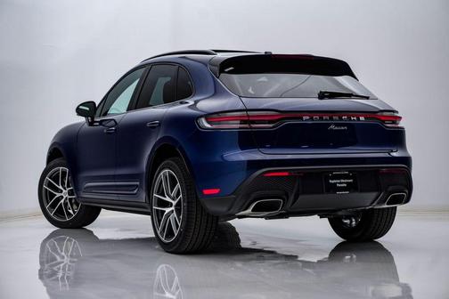 Gentian Blue Metallic 2026 Porsche Macan Macan