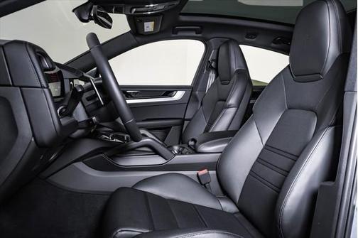 2025 Porsche Cayenne **PORSCHE CERTIFIED**