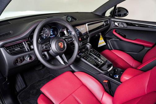 Volcano Grey Metallic 2026 Porsche Macan Macan