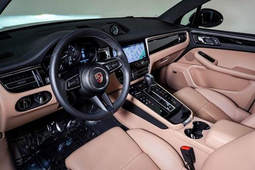 2025 Porsche Macan **PORSCHE CERTIFIED**