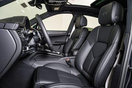 Volcano Grey Metallic 2026 Porsche Macan Macan GTS