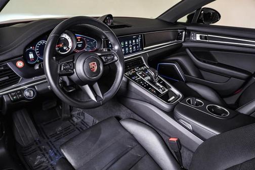 2023 Porsche Panamera 4 Platinum Edition