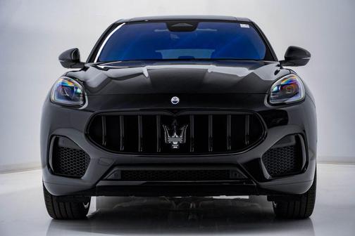 Nero Tempesta Metallic 2023 Maserati Grecale Modena