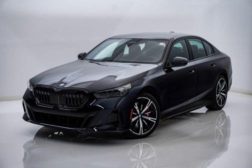 Carbon Black Metallic 2025 BMW 550e 550e xDrive