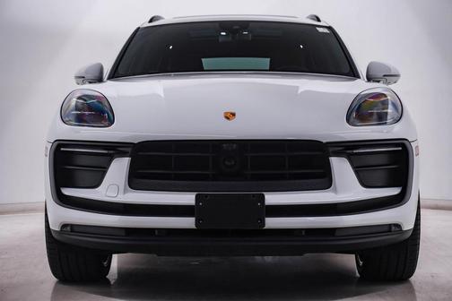 2023 Porsche Macan Base