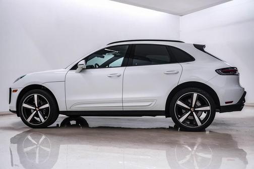 2023 Porsche Macan Base
