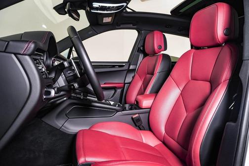 2023 Porsche Macan Base