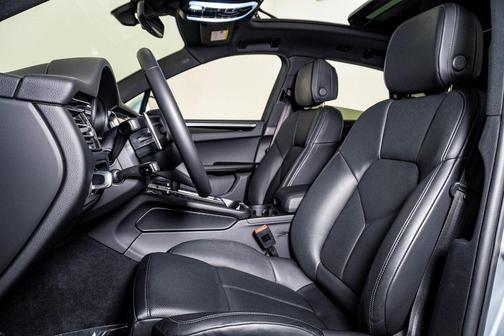 2025 Porsche Macan **PORSCHE CERTIFIED**