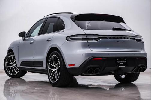 2025 Porsche Macan Base